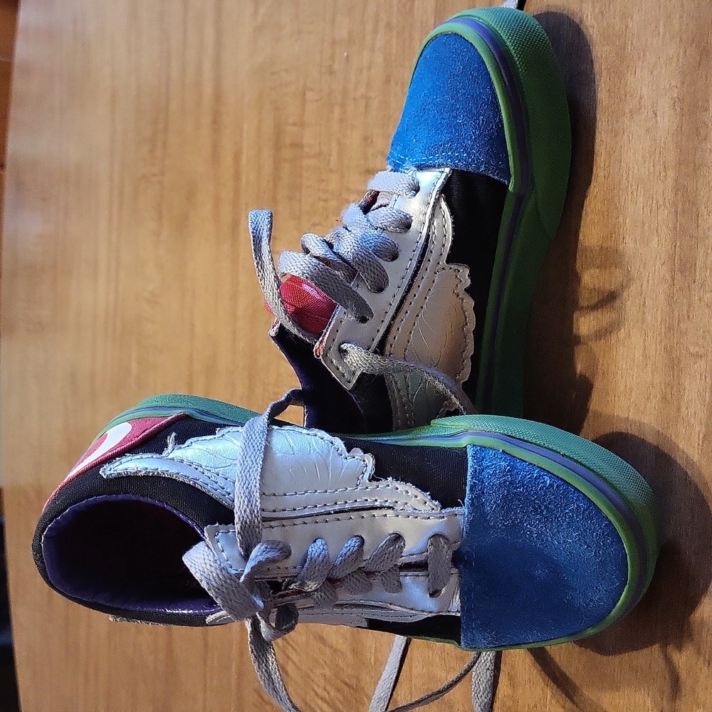 Vans Off the Wall Sneakers - Child size US 10.5